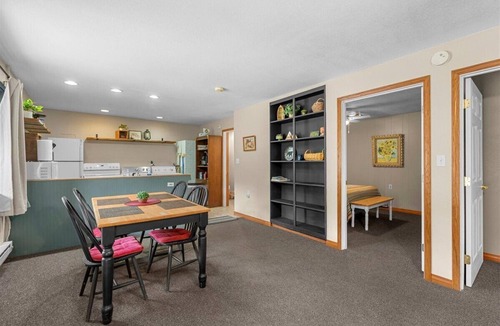 Manitou Springs Cottage | Waltons Mountain Cottage - HOT TUB