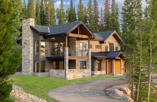 Rendezvous House | Wanderlust