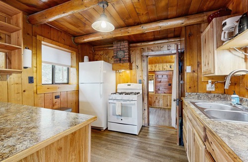 Bayfield Cabin | Waterfront cabin on Vallecito Lake with WiFi, large deck, & lake views