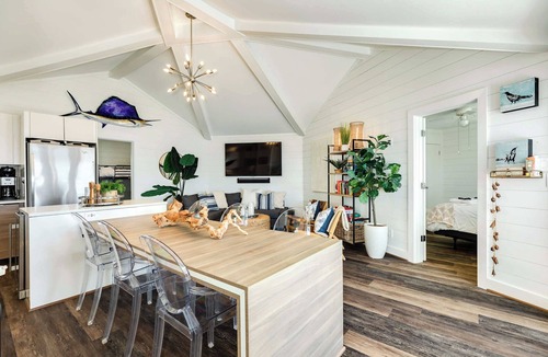 Surfside Beach House | Wave Watcher - Stylish, Direct Oceanview, Near Jetty