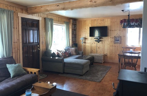 Crystal Lake Cabin | Welcome to the Lazy Moose Cabin