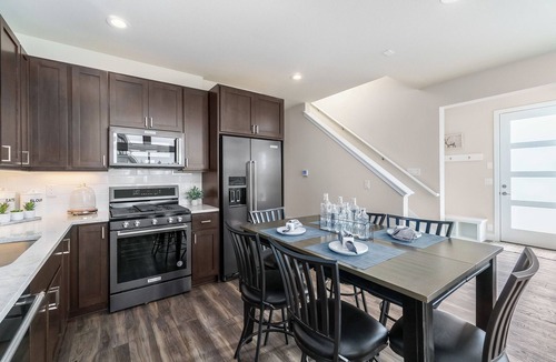 Rendezvous House | Welcoming Modern Cabin: Free Resort Shuttle right outside!