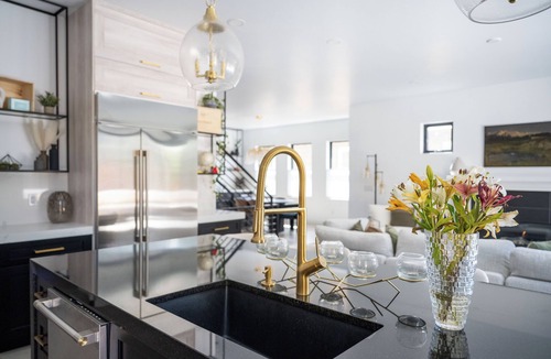 West Highland House | West Highlands 4 br/4.5 ba Modern Retreat with Mountain Views