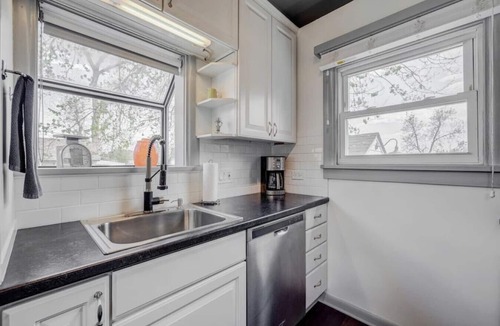 Edgewater House | West Highlands Flat I Sloans Lake I Outdoor Games