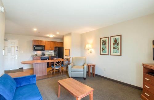 Parachute Hotel | Western Slope Suites Parachute