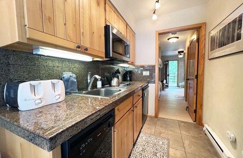 Telluride Condo | Whisper Wood | Mountain & River Views, Top Floor Bay Window