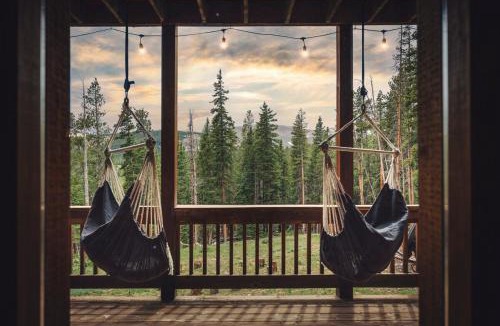 Valley of the Sun House | Whispering Pine Chalet - HotTub, Sauna, StargazingNet