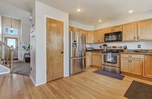 Cheyenne Meadows House | Whistler Hollow! Family Home, Bball Court, Firepit