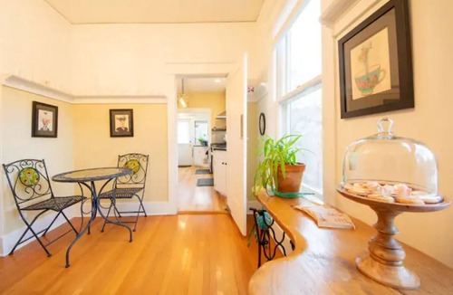 Manitou Springs House | White Yarrow Inn House in Downtown Manitou Springs