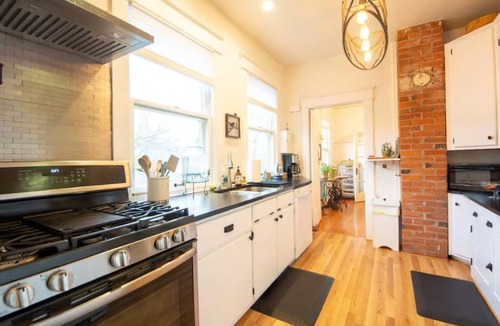 Manitou Springs House | White Yarrow Inn House in Downtown Manitou Springs