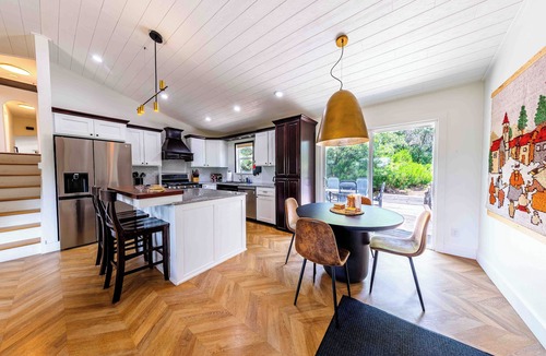 Franktown House | Wilderness Haven in Franktown - Private Getaway. Pet-Friendly!