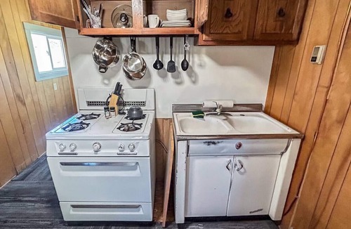 Collbran Cabin | Wildflower - Hunters cabin stay
