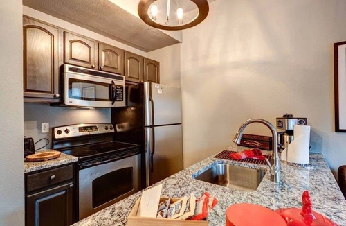 Four O'Clock Condo | Wildwood - Luxury Ski In/Creekside Pet Friendly