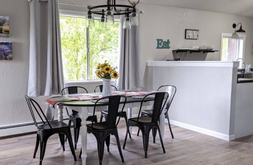 Clifton Apartment | Wine Country Cottage! Easy access to wineries, hiking, biking - pet friendly!