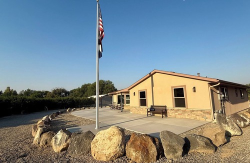 Palisade House | Wine Country Escape - 3 BR/2 BA Retreat - Orchard, Mountain Views & Large Patio