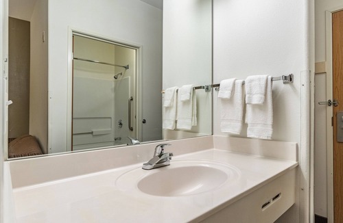 New Castle Hotel | Wingate by Wyndham New Castle - Glenwood Springs
