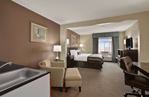 Pueblo Hotel | Wingate by Wyndham Pueblo