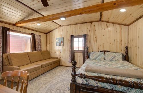 Twin Lakes Hotel | Winmar Cabins