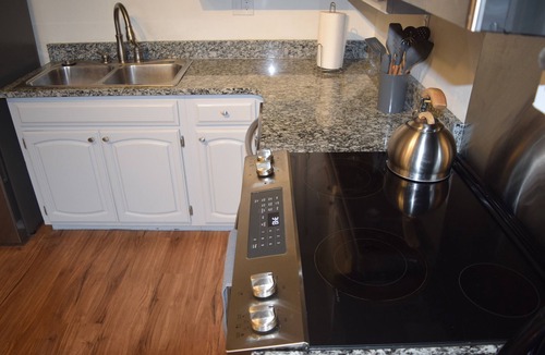 Fraser Condo | Winter Park Fraser "Hideout"-Panoramic views, hot tub & short walk to town & bus