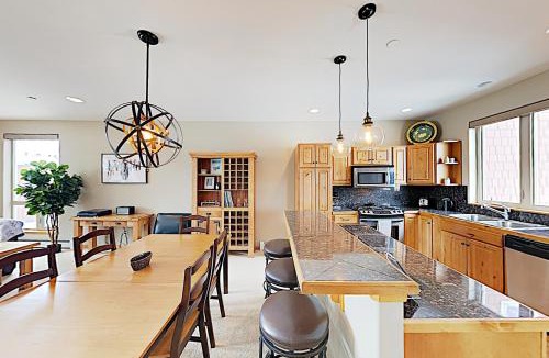Fraser Apartment | WinterStar E-2