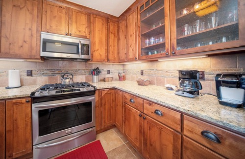 Fraser Condo | Wonderful 3 bedroom mountain views, private deck