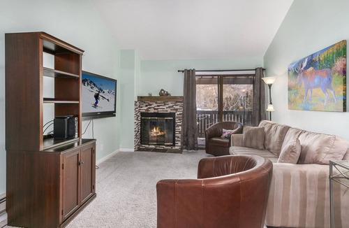Avon Condo | Wonderfully Renovated Condo, Walk to Beaver Creek Resort