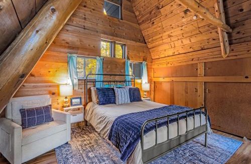 Woodland Park House | Woodland Park Scandi Cabin, Mtn Views & Hot Tub