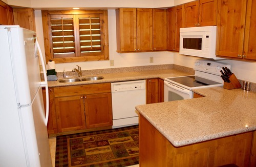 Warrior's Mark Condo | Woods Manor #302-A: Mountain Chic - Close to Main Street - Free Shuttle