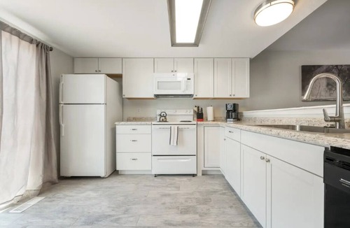 Cimarron Hills Condo | ★Wow! What a Find! Stunning 2BR, 1.5 BA Townhouse★