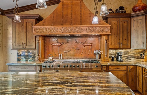 Beaver Creek House | Wrangler Lodge by Vail Butler - ski in, walk to town, hot tub