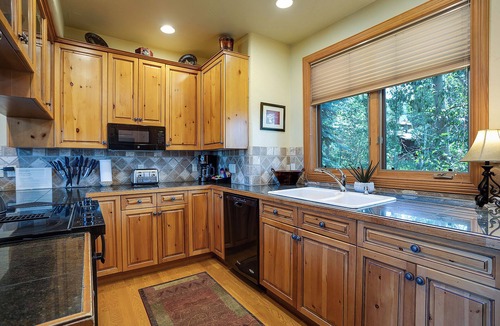 Steamboat Springs House | X2839 | Vaulted Ceilings | Winter Shuttle | Pool | Close to Slopes | Hot Tub