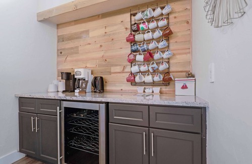 Breckenridge Heights House | Ydalir Haus - Lux 6BR Pets, w/Hot Tub & Game Room