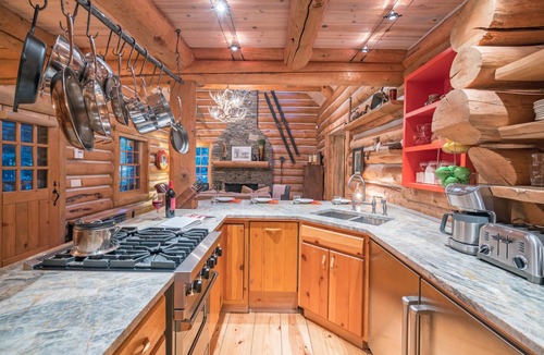 Mountain Village House | YELLOW BRICK CABIN - Ski-in/out cabin, Mountain Village with private hot tub!
