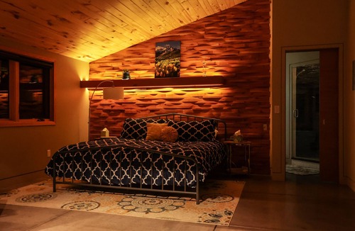 Cedaredge Cabin | Yonder Mountain Retreat: luxury & privacy near the magnificent Grand Mesa