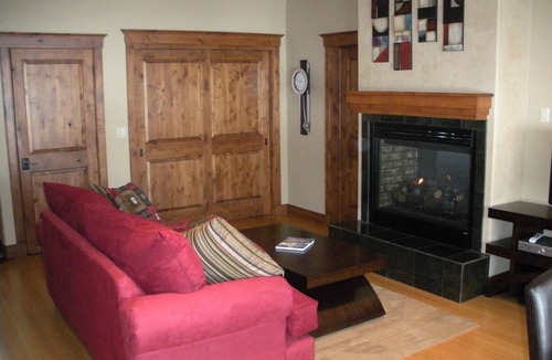 Carbondale House | You've Scored! Welcome to Paradise