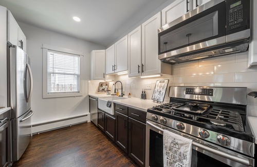 Windsor House | Your Home Away From Home~nDowntown Windsor