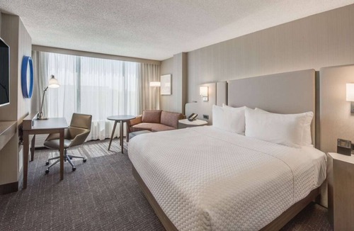 Downtown Denver Hotel | Your Home Away From Home! Pet-Friendly, Near Denver International Airport