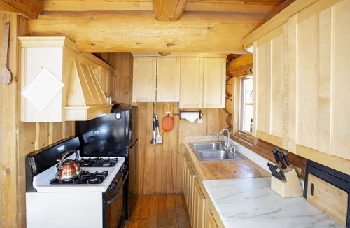 Marble Cabin | YULE CREEK LODGE-Quintessential Mountain Cabin on 53 Private Acres