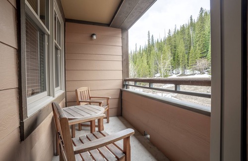 Winter Park Condo | Zephyr Mountain Lodge, Condo | Remodeled w/Ski Slope View (Select-Rated Condo 1509)