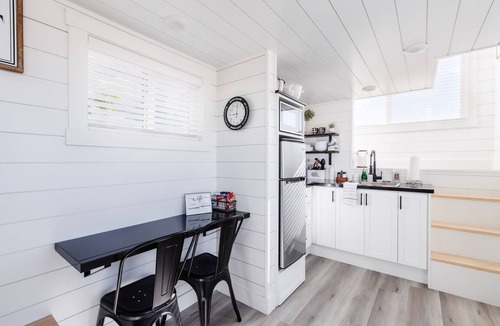 Apple Valley House | Zion Basecamp Tiny Home Near National Park