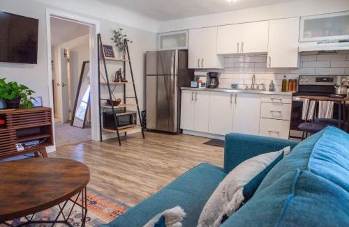 Berkley Apartment | Zuni St Motor Inn- Bike, Dine, Explore Denver