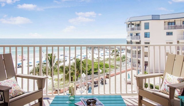 4th Floor Poolside 3BR | Panoramic Gulf Views | Heated Pool, Hot Tub, Sleeps 11