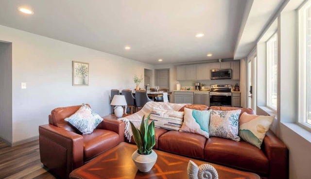 Bright 2BR Lower Unit | Relaxing Yard & Great Spot