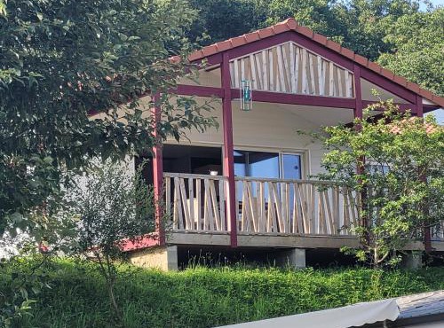 CHALET VERT GUILLAUME ET MAXENCE in Hasparren