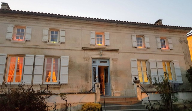 Charentais house between Cognac and Saintes in Dompierre-sur-Charente