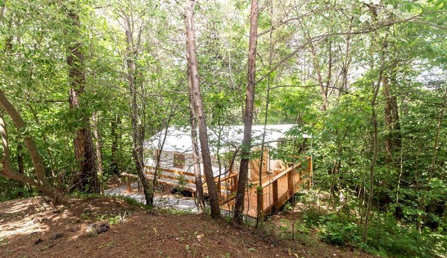 Charming Copperhill Accommodation Ideal for Glamping in Tennessee