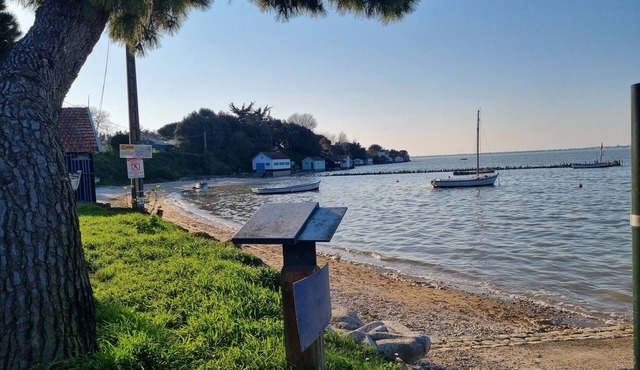 Charming self-catering cottage, swimming pool, close to beaches and Ile d'Oléron in Bourcefranc-le-Chapus
