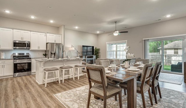Charming Ozark Abode w/Yard & Pool Access