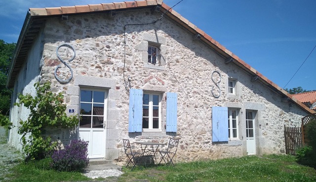 Charming restored house in Secondigny