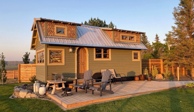 Classy Hillside Tiny House in Monarch